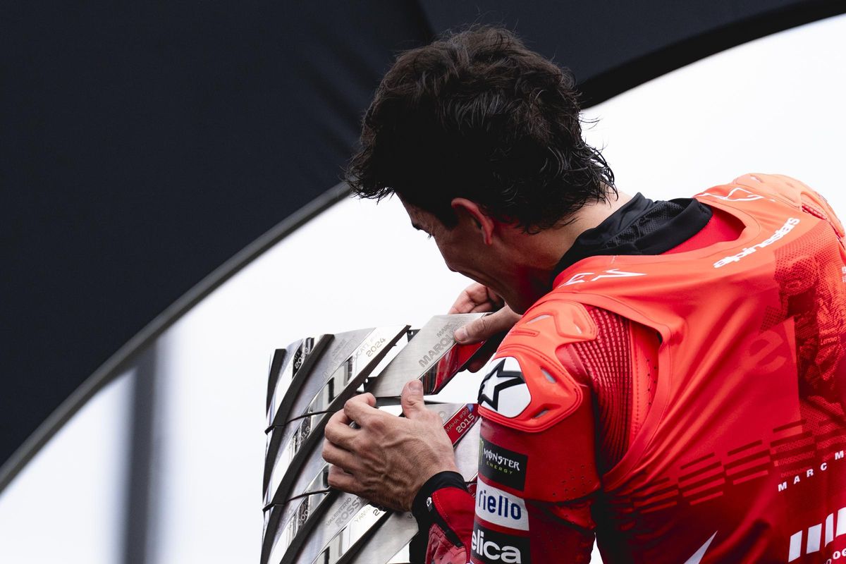 Marc Márquez, en Motegi, hoy, como nuevo monarca de MotoGP. Marc Márquez, en Motegi, hoy, como nuevo monarca de MotoGP.