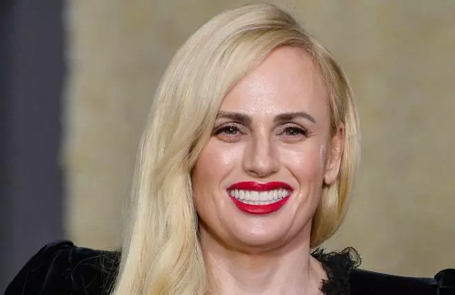 Rebel Wilson quiere tener otro bebé aunque sabe que no es fácil