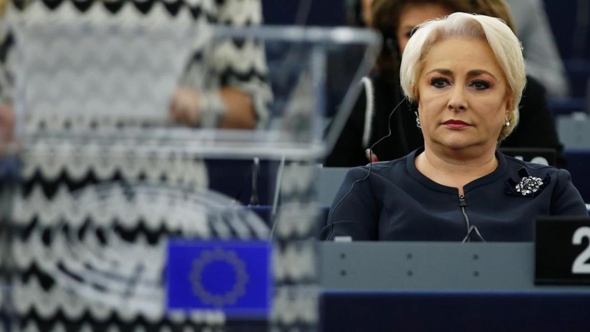 La primera ministra rumana, Viorica Dancila, en una sesión del Parlamento Europeo en Estrasburgo.