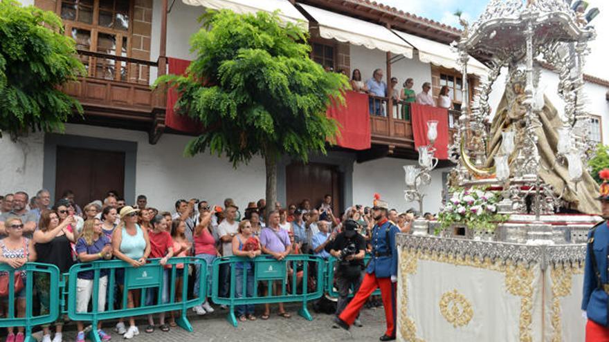 La procesión del Pino cambia todo su recorrido después de 300 años