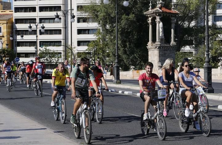 Búscate en nuestra galería del 'Día de la Bicicleta'