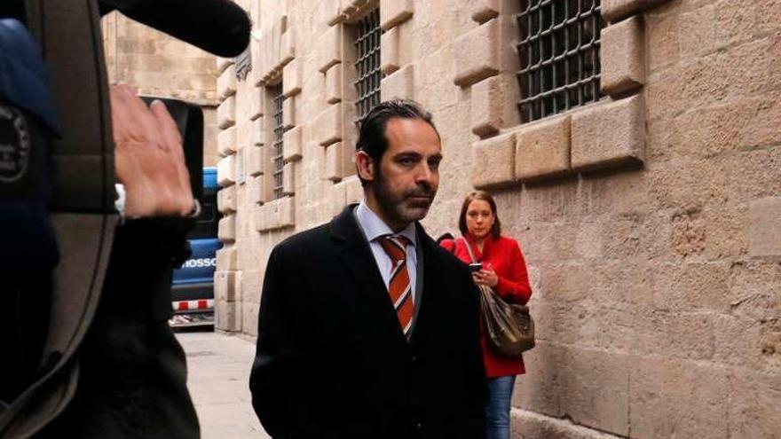 El destituido secretario de Atención Ciudadana, Antoni Molons. // AFP