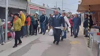 Los ecologistas exigen al Consell que tumbe la legalización del mercadillo de los domingos del Campo de Guardamar