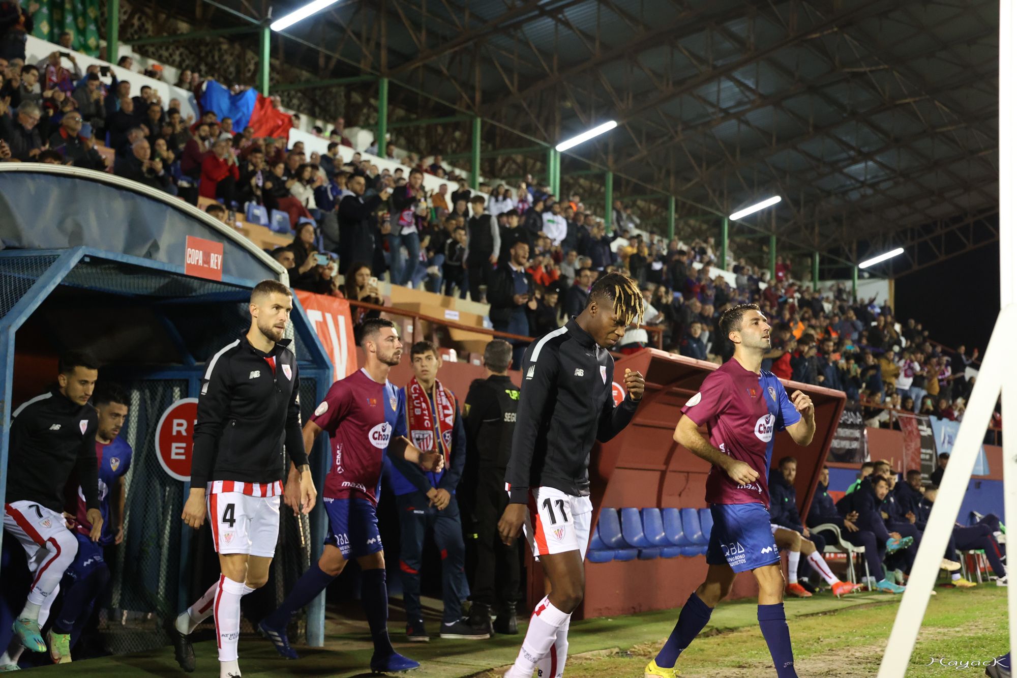 Las imágenes que dejó el partido entre el Alzira y el Athletic Club