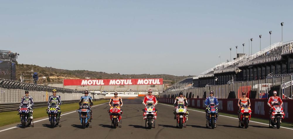 Así se hizo la foto de los nueve gandadores de la temporada en #MotoGP