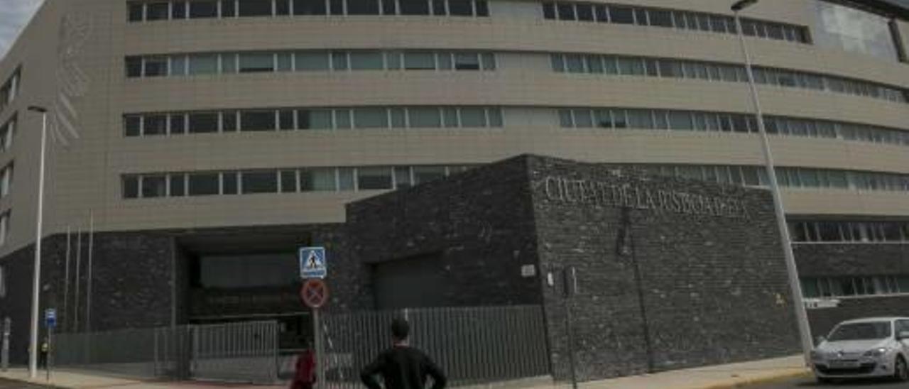 Condenan a un año de cárcel al contable de CC OO por apropiarse de 10.000 euros