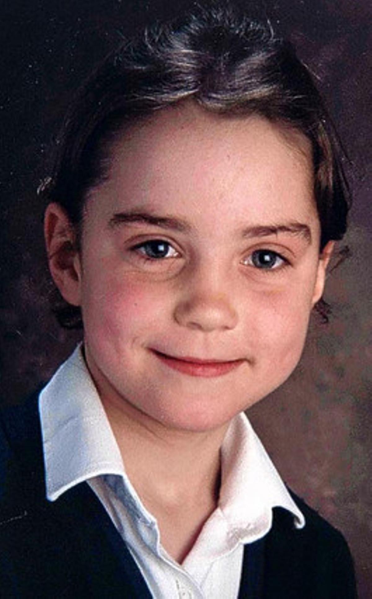 Kate Middleton, en una imagen tomada durante sus años en primaria. Hija de un pitolo y una azafata, la joven de 29 años ha encontrado su príncipe azul: Guillermo de Inglaterra.