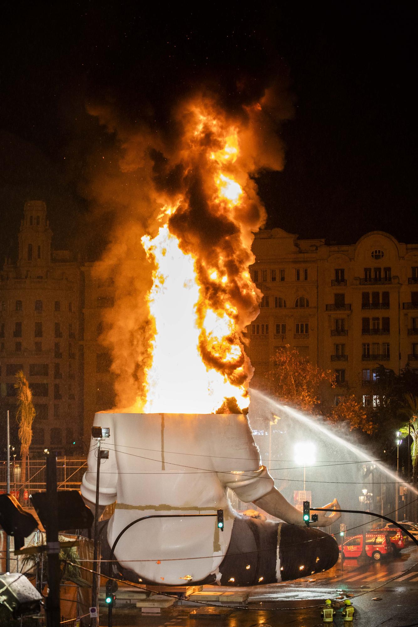 Fallas 2021: La historia gráfica de La Meditadora