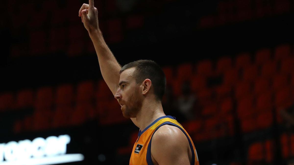 Partido entre el Valencia Basket y el Gran Canaria . Torneo Ciutat de València