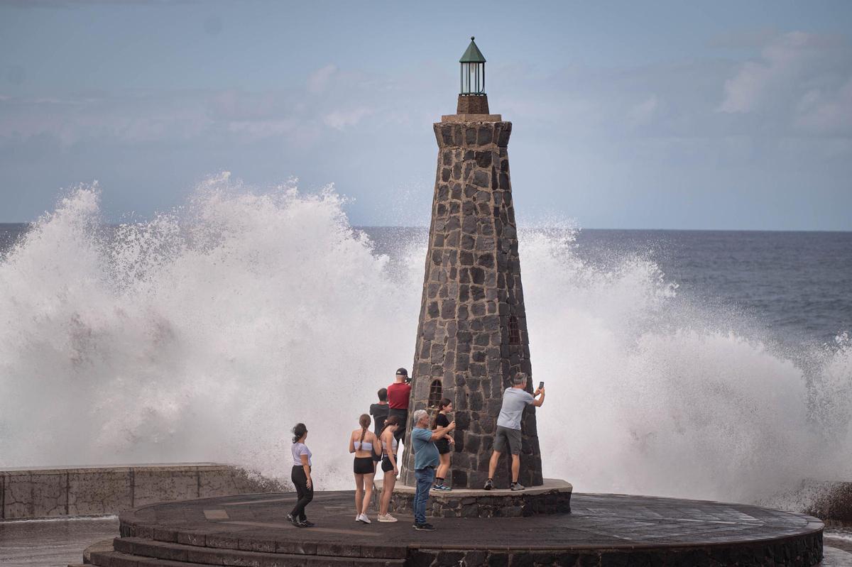 Fuerte oleaje en las costas de Tenerife.