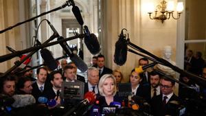 Le Pen farà caure Barnier al recolzar la moció de censura de l’esquerra