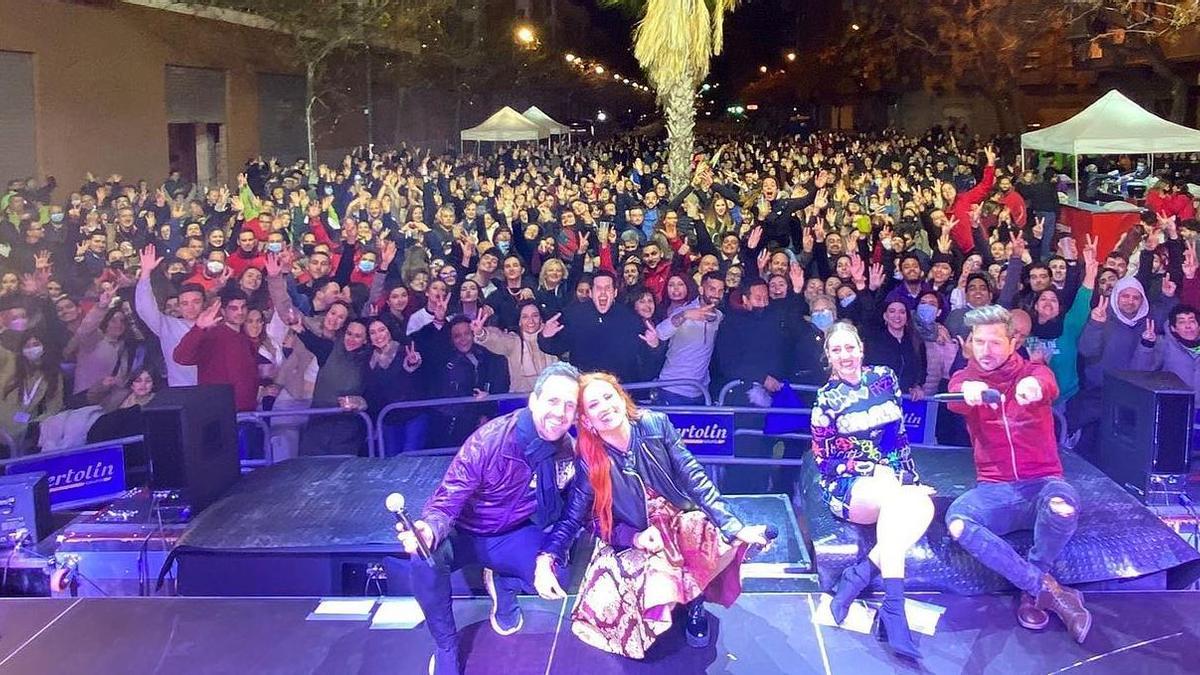 La Orquesta Montecarlo en una falla de València el pasado 16 de marzo