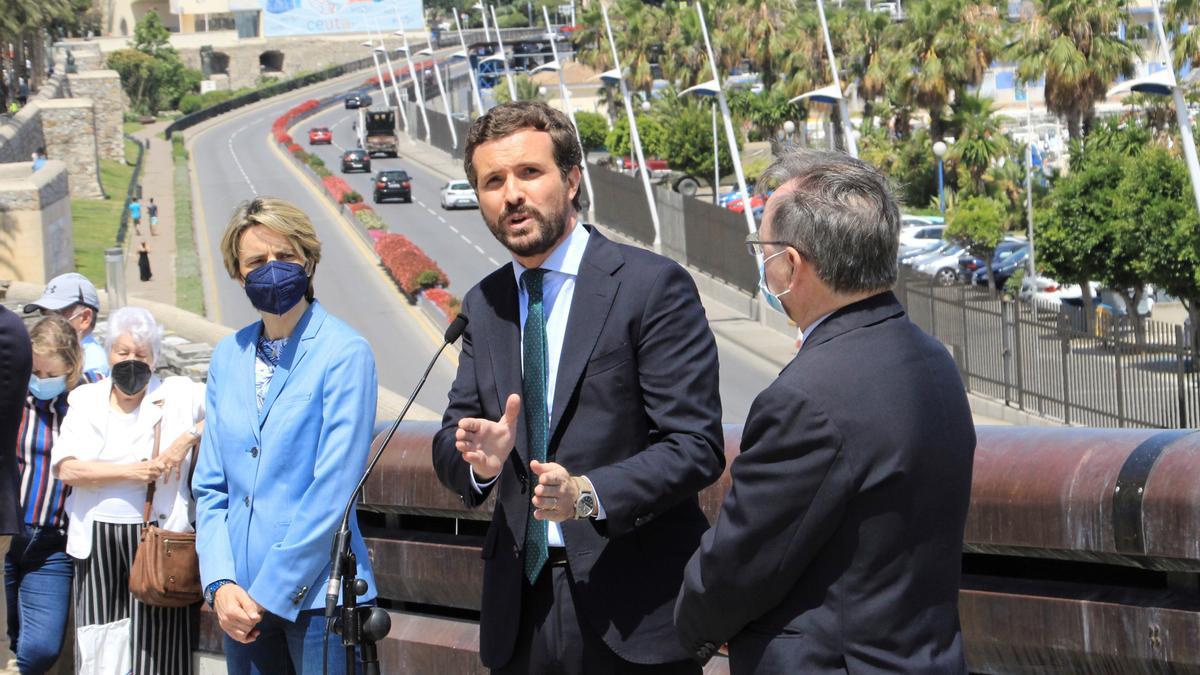 Casado se niega a hablar sobre la imputación de Cospedal.