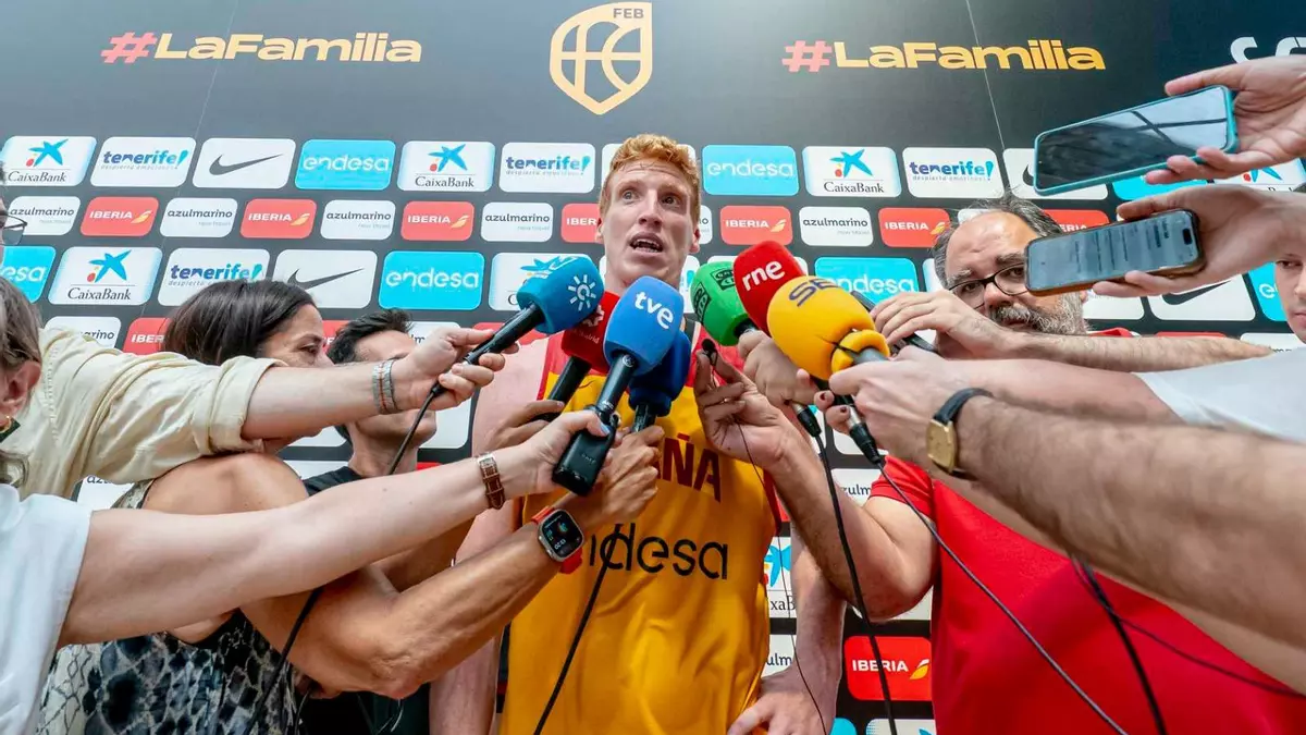 Alberto Díaz: "Aquí no hay titulares, la cuestión es ayudar al equipo y que todo el mundo sume"