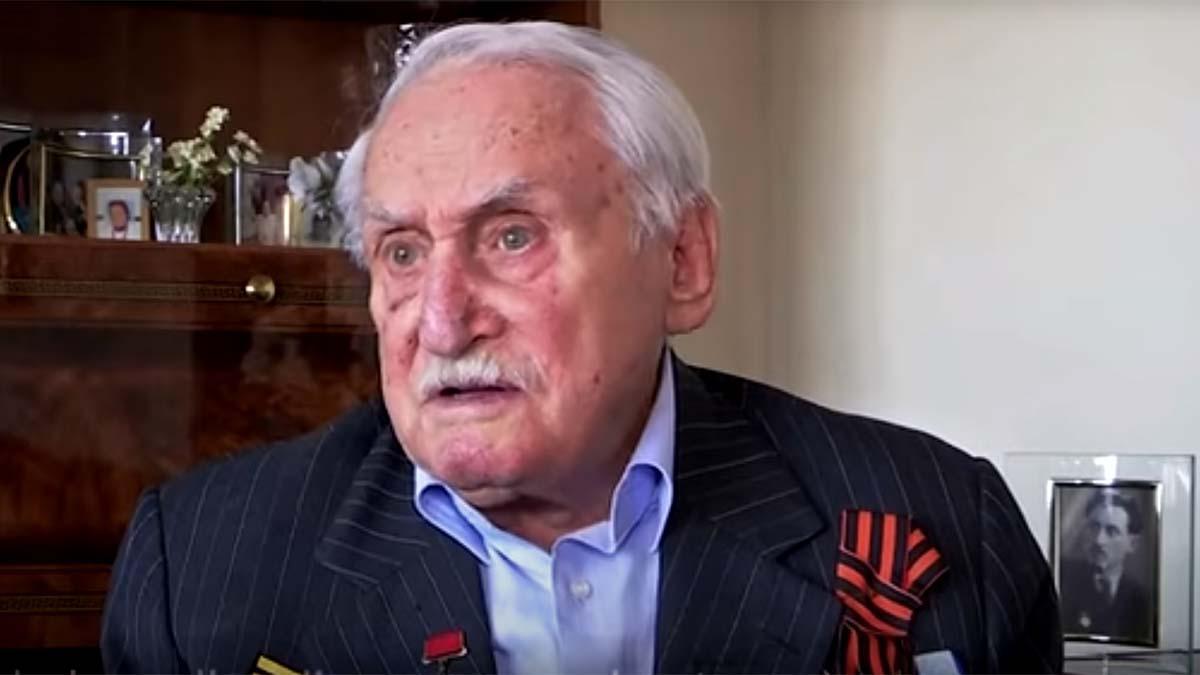 INTERNACIONAL David Dushman, el último soldado que quedaba con vida de las fuerzas que liberaron el campo de exterminio nazi de Auschwitz en 1945, ha fallecido en Múnich a los 98 años de edad