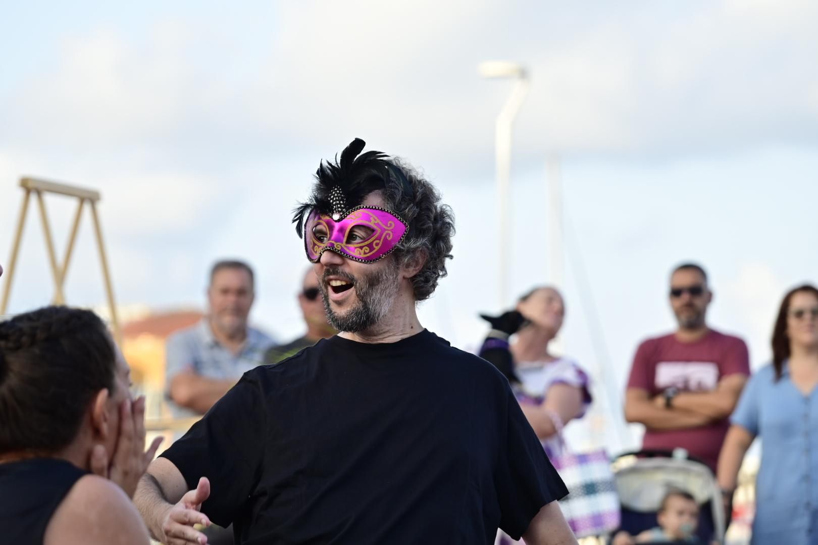 El Moll de Costa se viste de moda con el desfile solidario de Cáritas