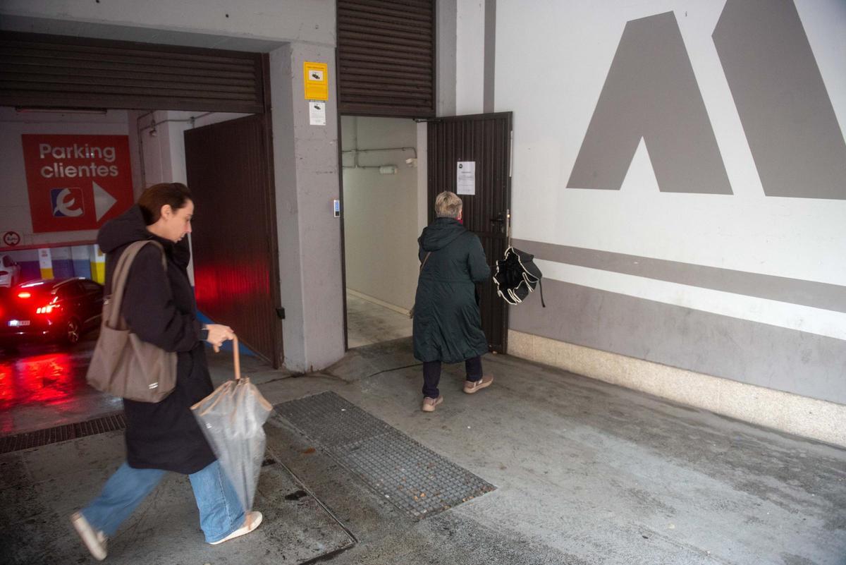 El incendio en un garaje en A Coruña que alarmó a los vecinos: "Ha sido una noche espeluznante"