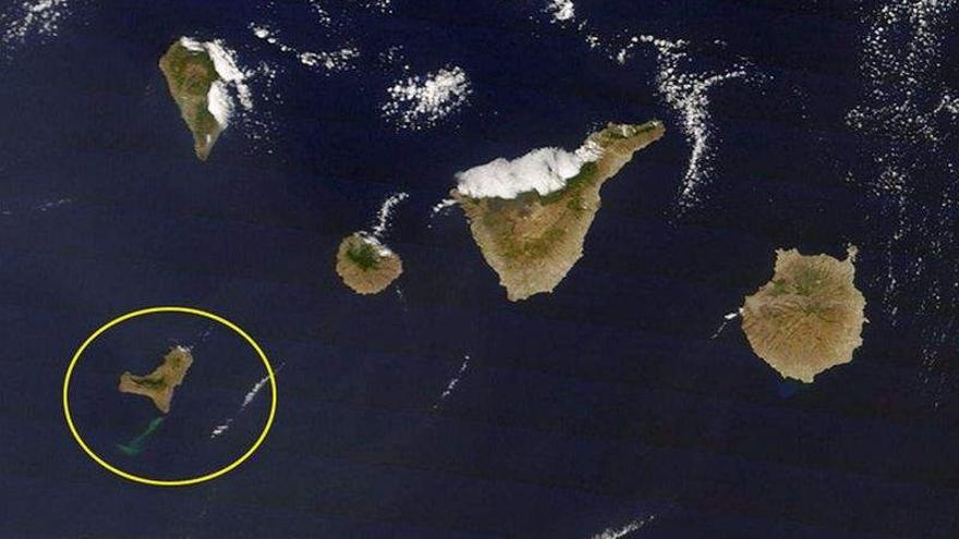 La erupción submarina de El Hierro, visible desde el espacio