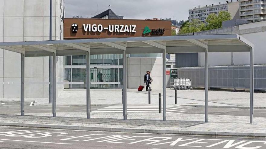 La estación del tren de alta velocidad de Urzáiz, donde está previsto el proyecto de Mayne. // R. Grobas