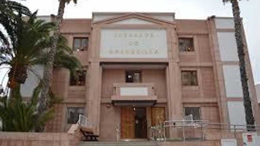A prisión los dos detenidos por atracar un supermercado en Tenerife
