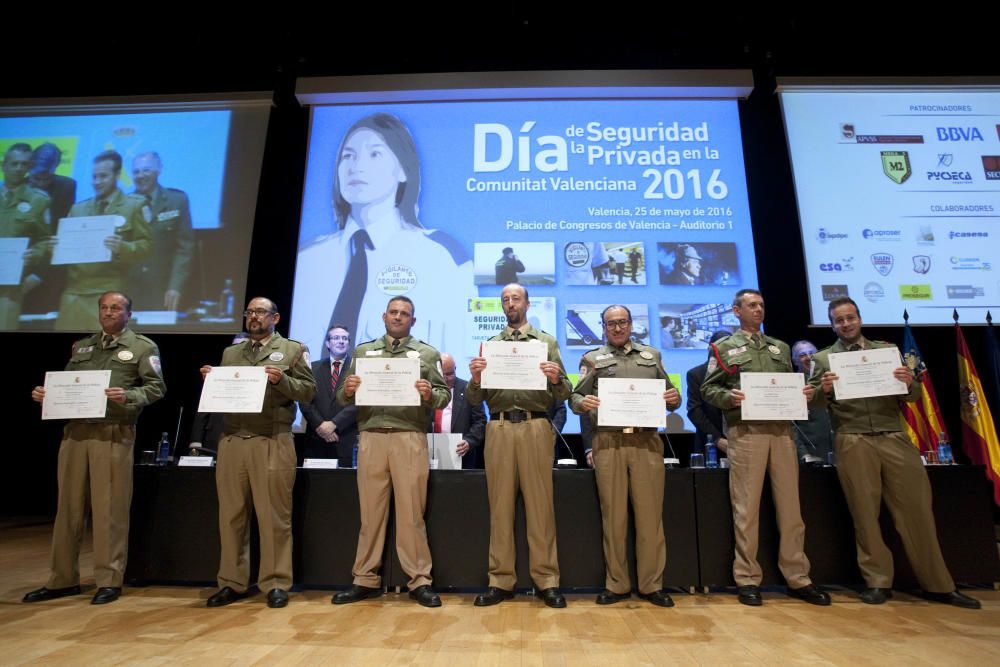 Entrega de condecoraciones en el Palacio de Congresos