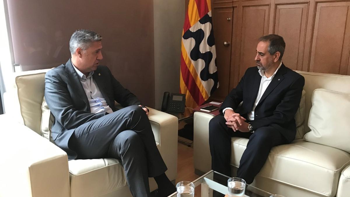 Imagen de la reunión del alcalde Albiol con el delegado del Govern de la Generalitat en Barcelona, Joan Borràs