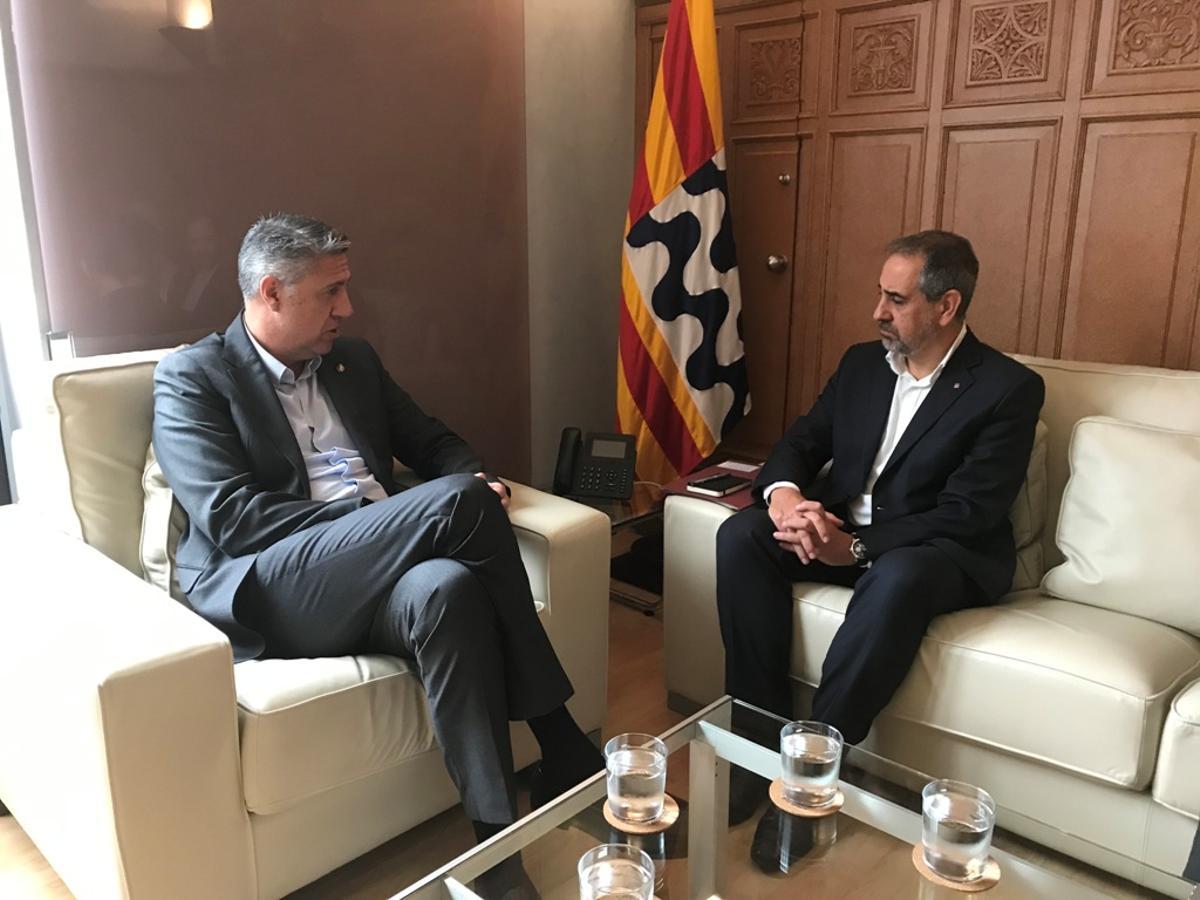 Imagen de la reunión del alcalde Albiol con el delegado del Govern de la Generalitat en Barcelona, Joan Borràs