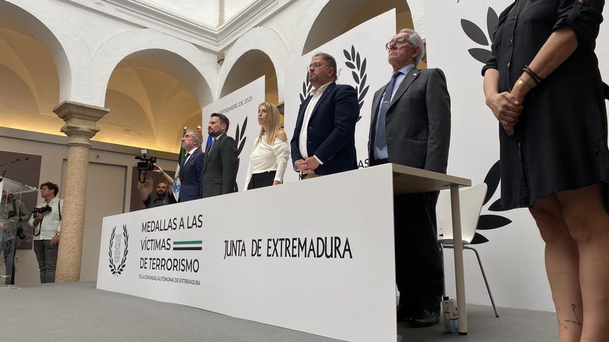 Resumen del acto conmemorativo en Mérida del Día de Reconocimiento y Memoria de las Víctimas de Terrorismo Extremeñas