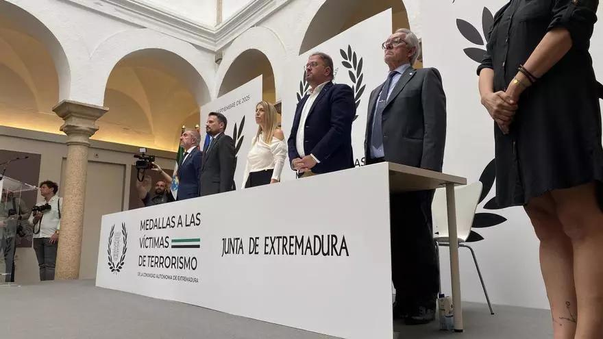 Resumen del acto conmemorativo en Mérida del Día de Reconocimiento y Memoria de las Víctimas de Terrorismo Extremeñas
