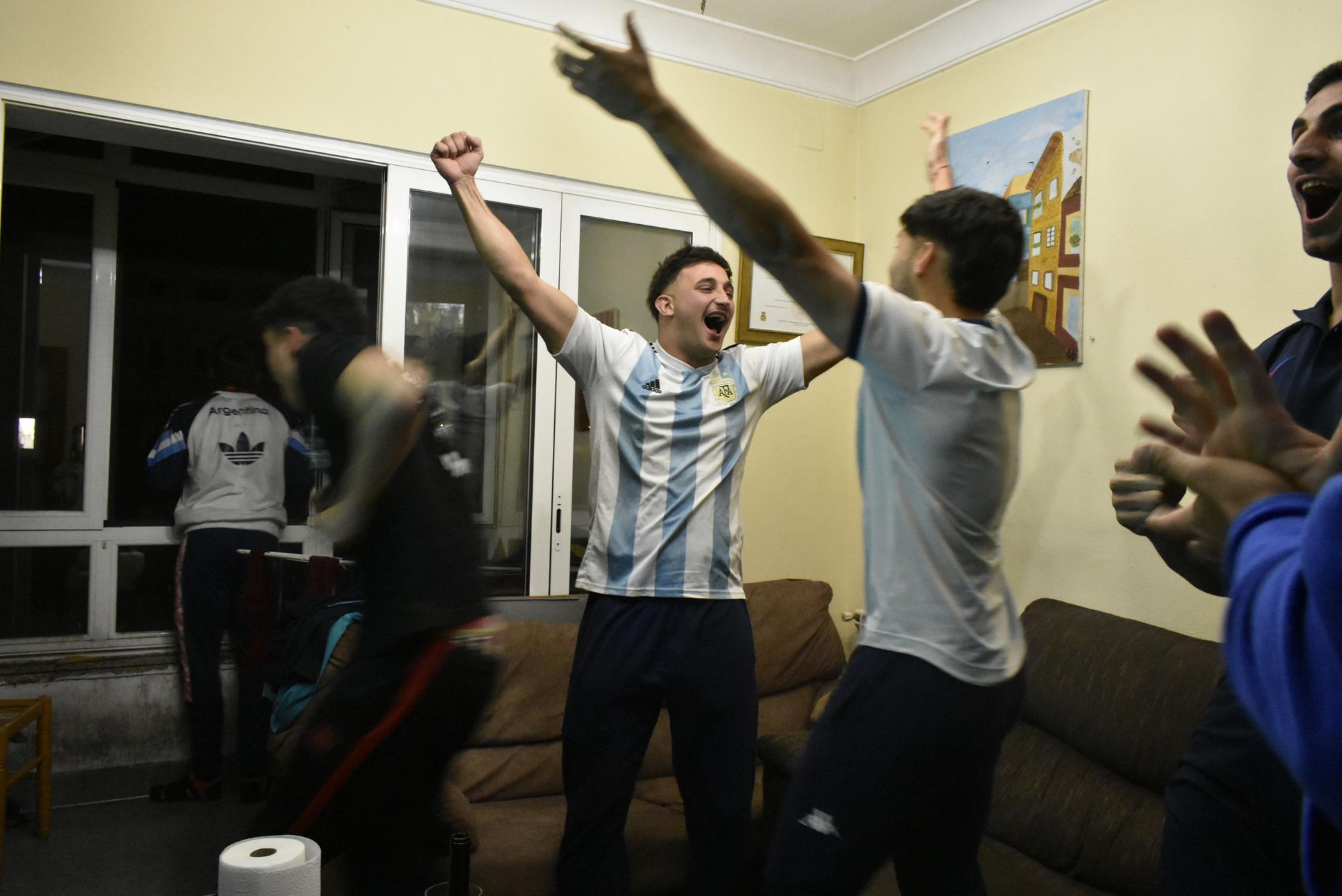 Así vivieron el triunfo de Argentina en el Mundial los argentinos del Pasek Belenos