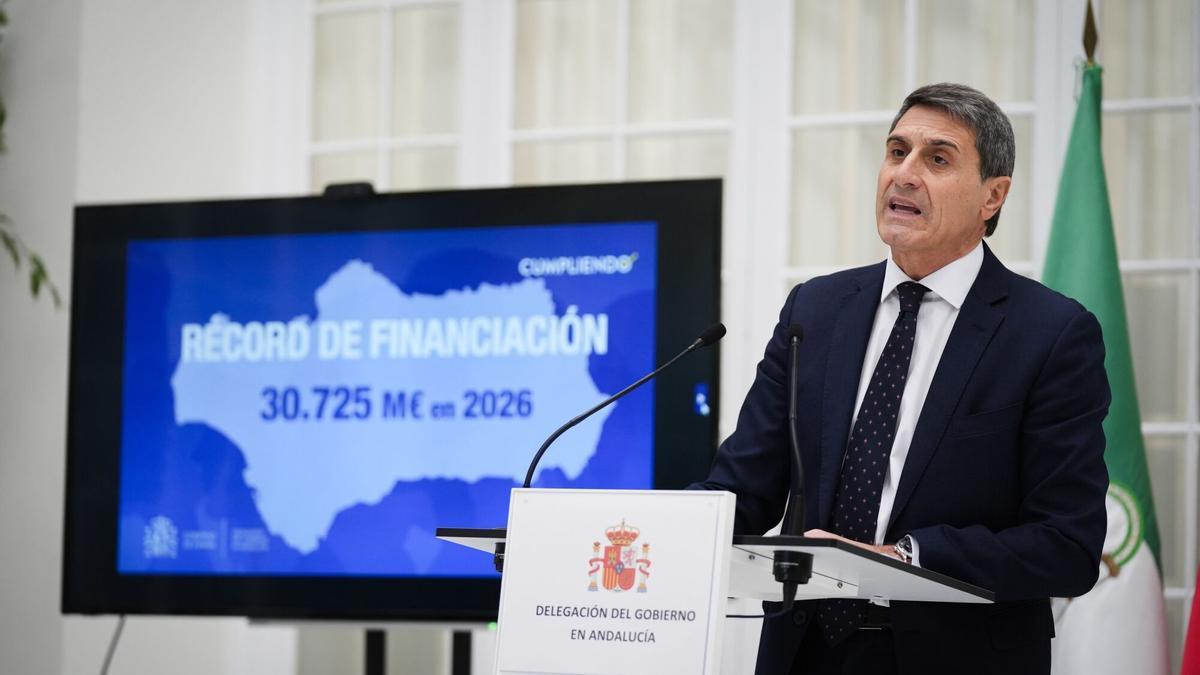 El delegado del Gobierno de España en Andalucía, Pedro Fernández, presenta el informe ‘Cumpliendo de la acción del Gobierno de España en Andalucía