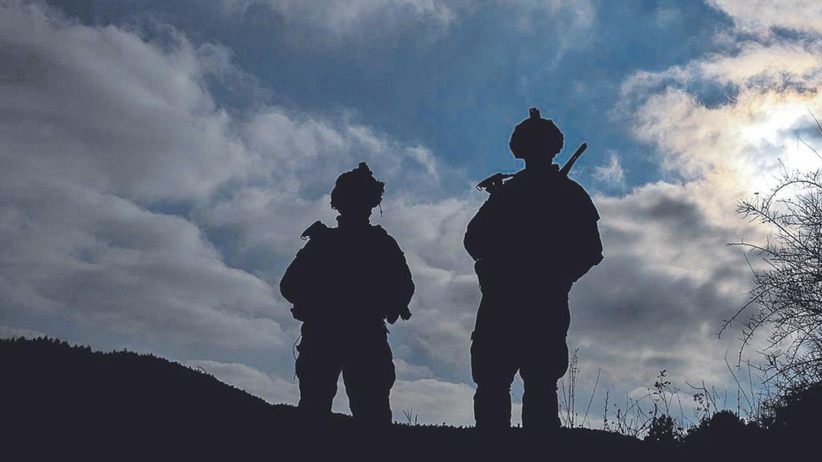 Dos soldados, durante unas maniobras militares en Alemania.