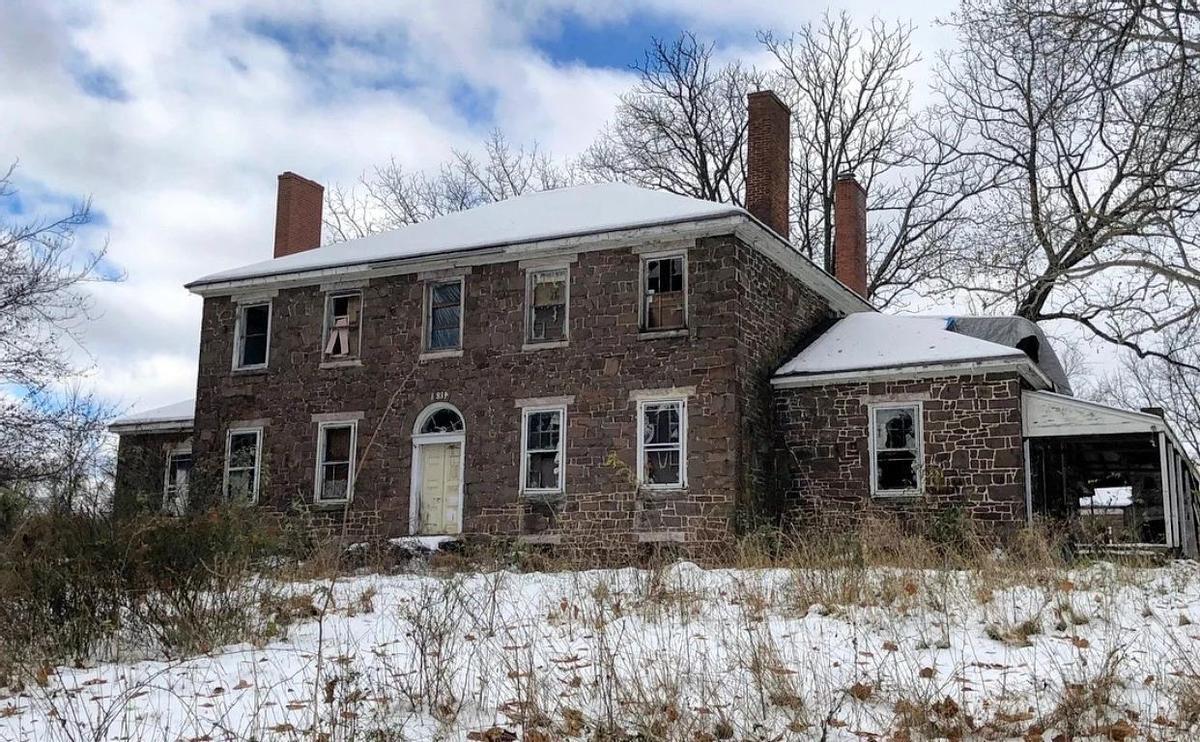 La Hood Mansion, en Pensilvania, durante el invierno.