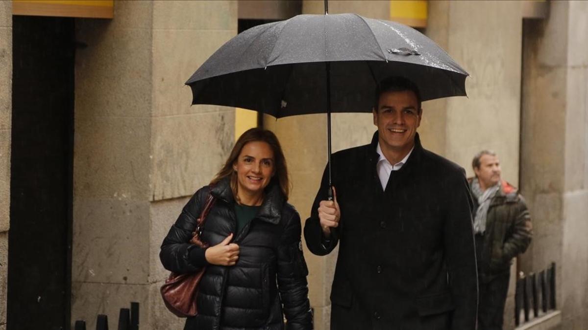 Pedro Sánchez y la diputada Susana Sumelzo, el pasado 11 de febrero en Madrid.