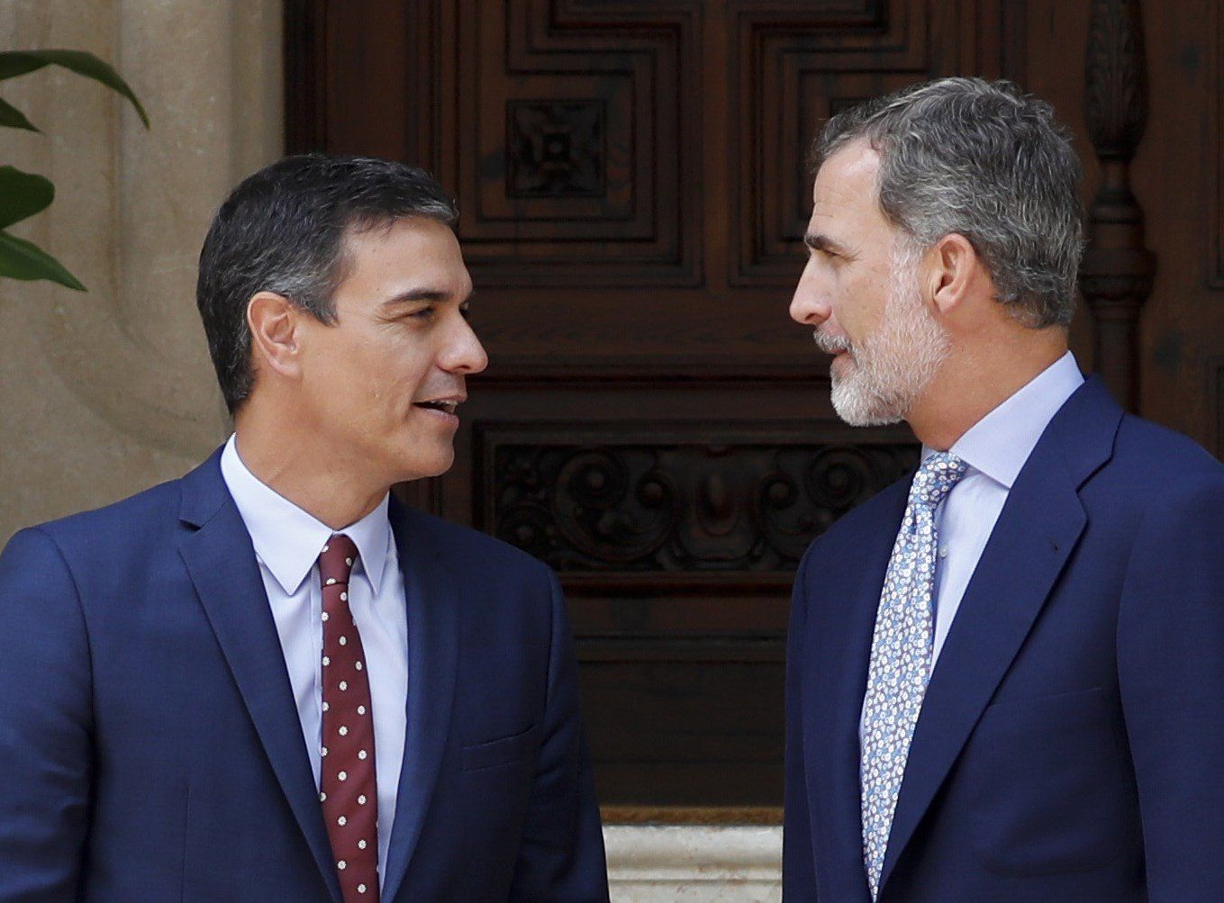 El rey Felipe VI y el presidente del Gobierno, Pedro Sánchez