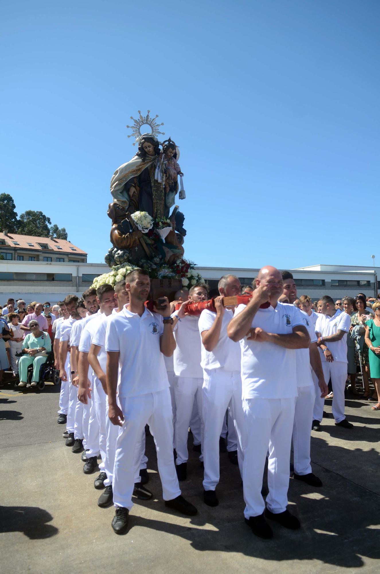 A Illa presume de fiestas del Carmen