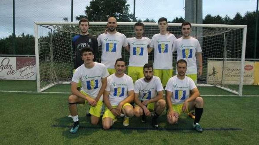 Electricidad Álex es uno de los finalistas de la Liga F7 de Lalín.