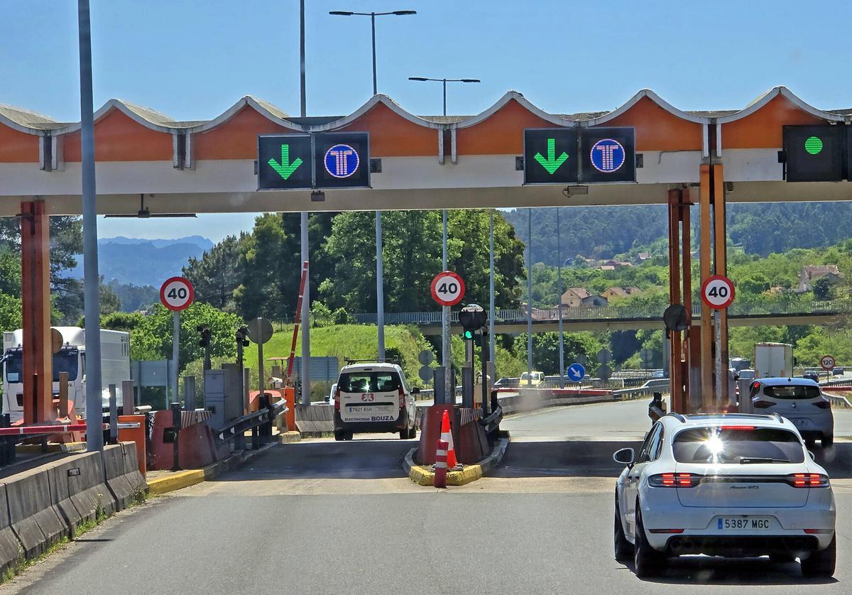 Cabinas de peaje en la autopista AP-9.