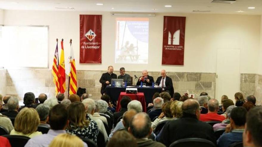 El rector de Llucmajor presenta libro