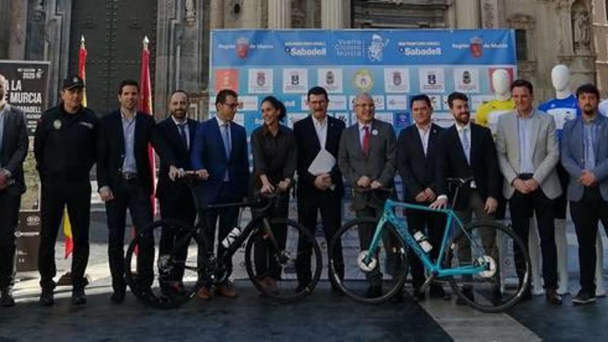 Imagen de la presentación ayer de la prueba en la plaza del Cardenal Belluga, en Murcia.