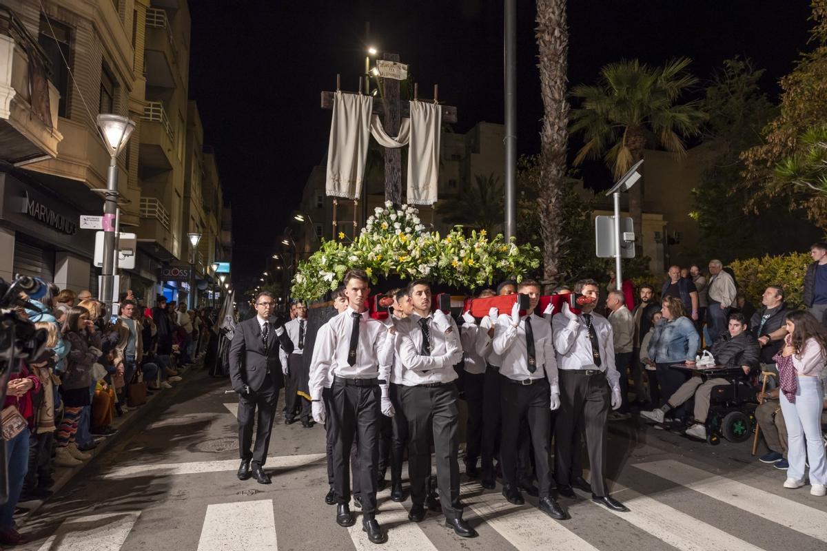 Aquí las mejores imágenes del Lunes Santo en Torrevieja Aquí las mejores imágenes del Lunes Santo en Torrevieja