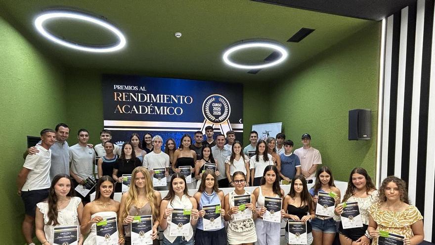 La Nucía reconoce a 38 alumn@s del Instituto por su excelencia académica