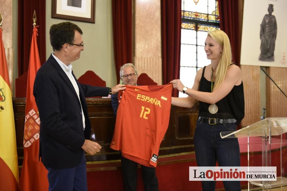 Recepción a Laura Gil en el Ayuntamiento de Murcia