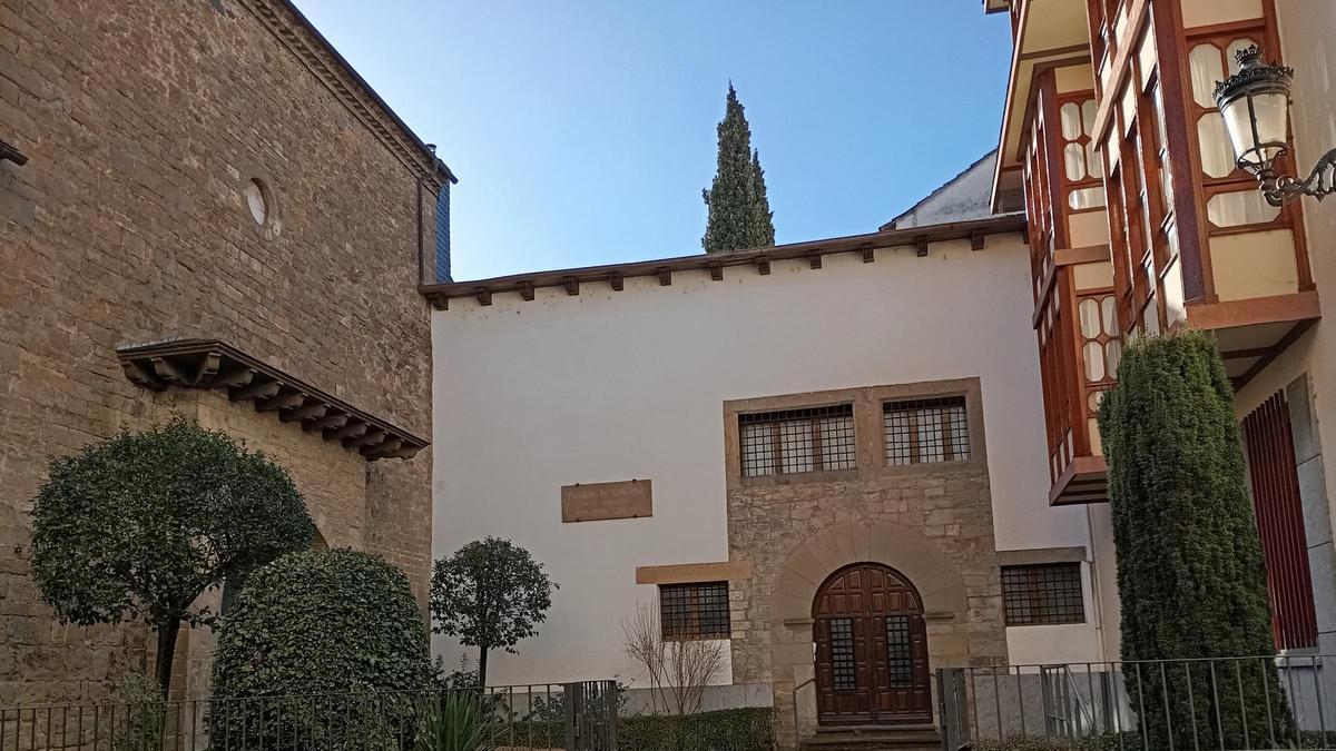 Entrada al monasterio de las Benitas en Jaca