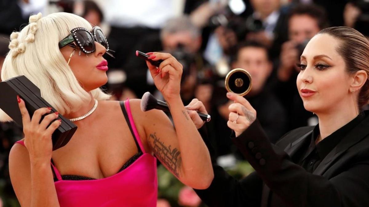Lady Gaga conquista las redes con su línea 'beauty'