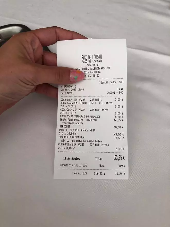El indignante mensaje en el ticket de un restaurante de València