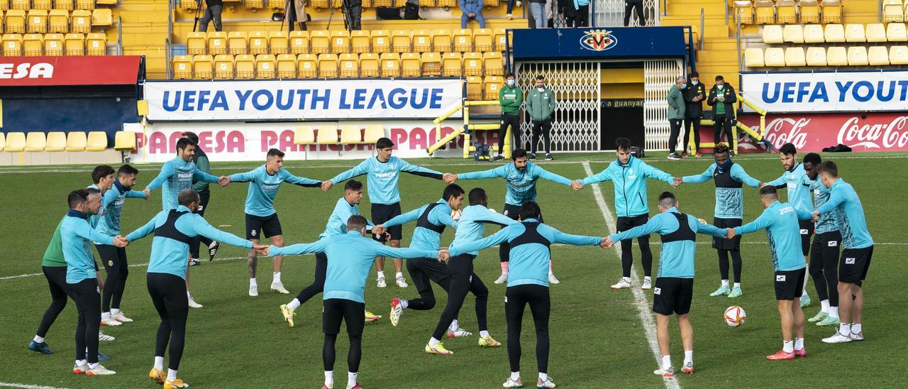 Los jugadores del Villarreal, en un entrenamiento en el Mini Estadi.
