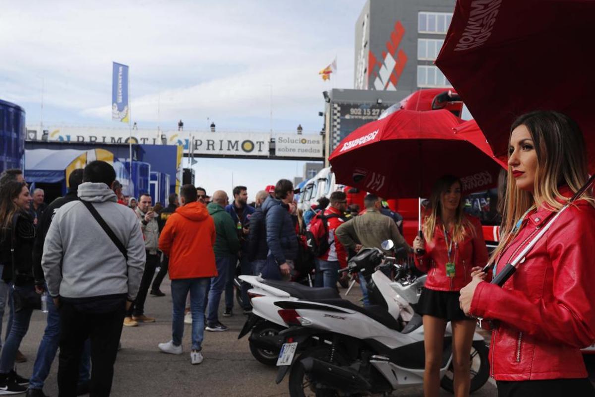 Las chicas del paddock de Cheste Las chicas del paddock de Cheste