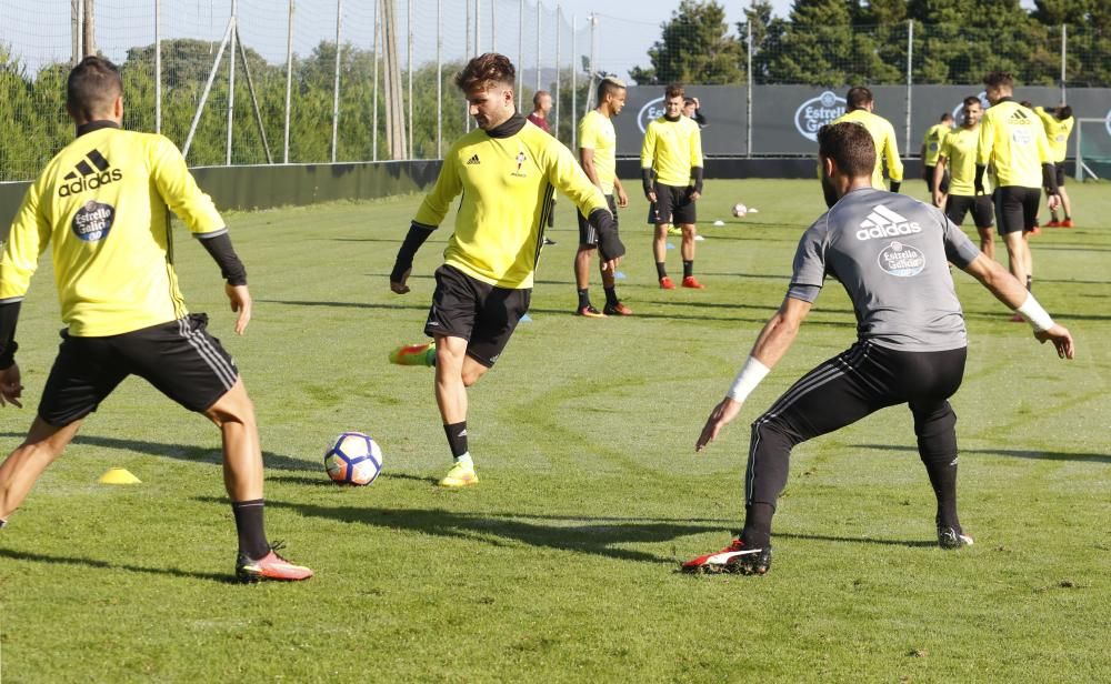 Los jugadores del Celta ultiman los preparativos antes de debutar en Liga en la temporada 2016/2017