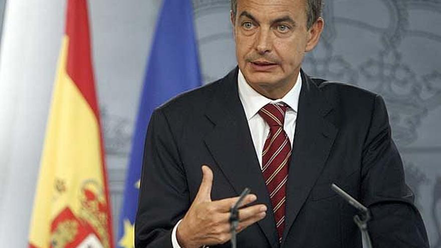 El president Zapatero després de la reunió del Consell de Ministres.